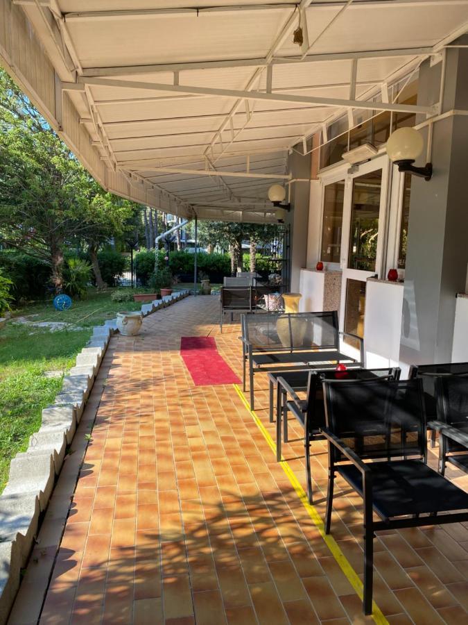 Hotel Rosapineta - Adults Only 利尼亚诺萨比亚多罗 外观 照片