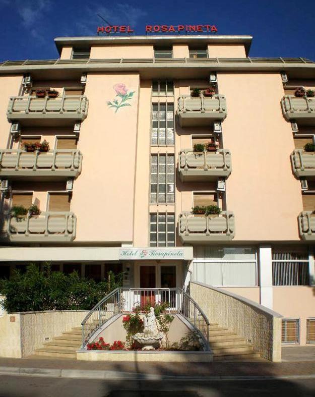 Hotel Rosapineta - Adults Only 利尼亚诺萨比亚多罗 外观 照片